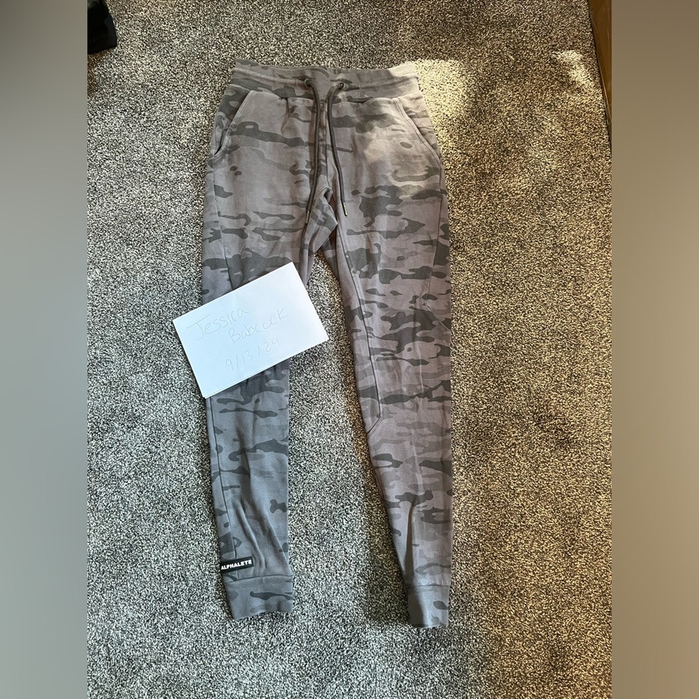 Alphalete identity joggers